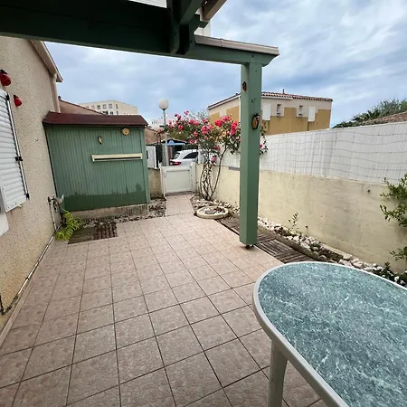 Lavandines I Jolie Mitoyenne 3 Pieces Mezzanine Piscine Proche Plage Rochelongue Cap D'agde דירה